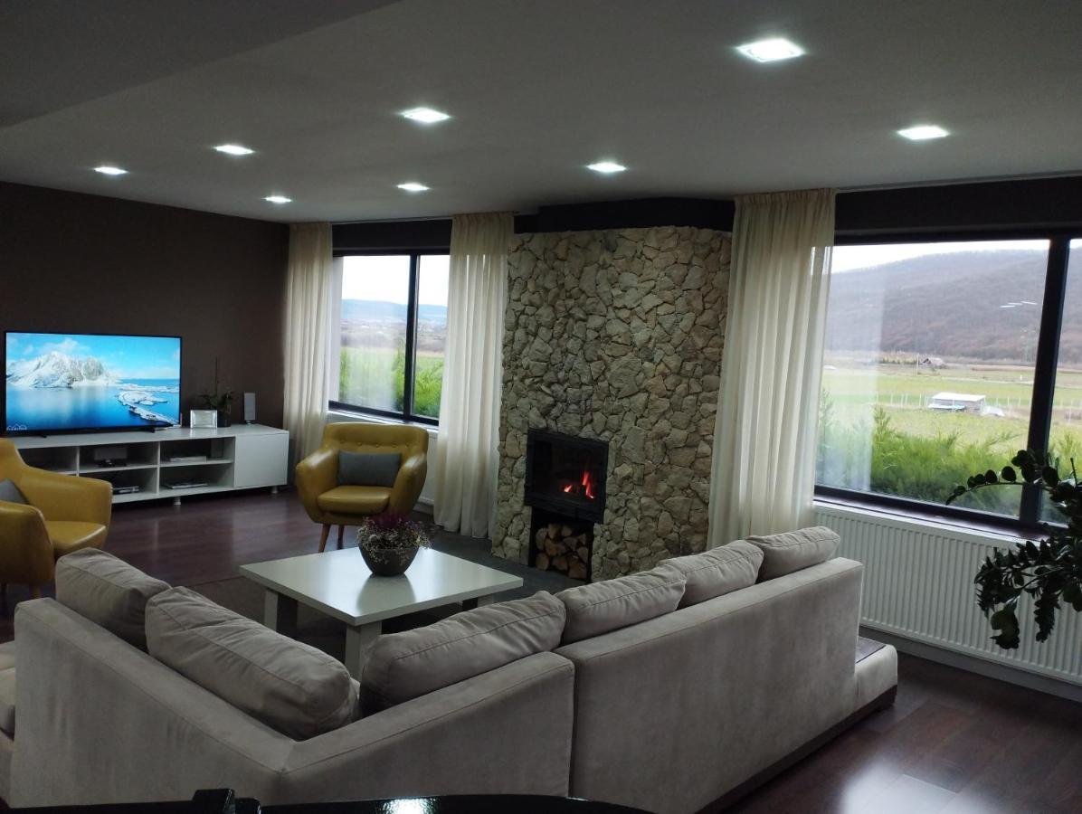 Vila Gosen Sard Exterior photo
